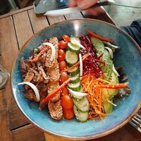 Avocado bowl with tempeh & meaty mushrooms 😋😋 at Firefly in Pai