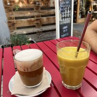 Oat coffe and golden milk at Masala Natural in Burgos