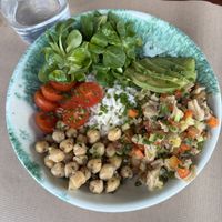 Veggie poke bowl, no mozzarella, no vinaigrettee  at La Distreta - Pa i Bocateria Creativa in Palafrugell