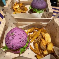 Cherry Bomb and Flower Burger at Flower Burger - I Gigli in Campi Bisenzio