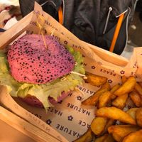 Purple burger at Flower Burger - I Gigli in Campi Bisenzio