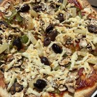 Vegetarian pizza no onion   at Jojoes in Bendigo