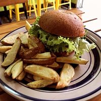 Hamburguesa de lentejas at La Parada Saludable Café in Bogota
