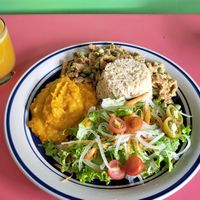 Menu plate at La Parada Saludable Café in Bogota