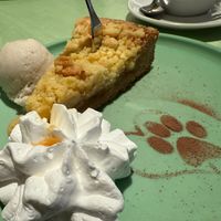 apple crumble  at Katzentempel - Bremen in Bremen
