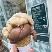 baked apple vegan  at Eis Greissler in Vienna
