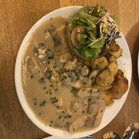 Geschnetzeltes mit Bratkartoffeln & Salat  at Zum Kuckuck in Villingen-schwenningen
