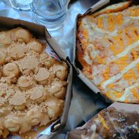 Paçoquinha waffle + Pizza Quatro queijos at Vegan Food in Recife