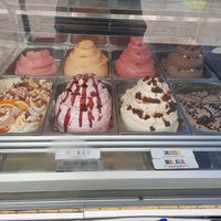 Leckere Eisauswahl at Porto Captain's Club in Murter