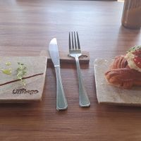 Folheado salgado e sanduíche no pāo de beijo at Casa Umbigo in Belo Horizonte