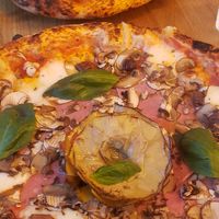  at Martha Pizze Amore in Paris