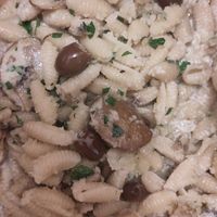 Pâtes vegan aux champignons et aux olives at Martha Pizze Amore in Paris