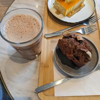 vegan banana bread and vegan chocolate at Qraftwerk in Grindelwald