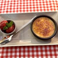 Crème Brûlée mit Brombeersorbet  at La Petite Véganerie - Brasserie in Berlin