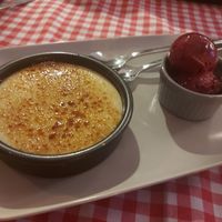 Vegan creme brulee at La Petite Véganerie - Brasserie in Berlin