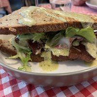 Croque Monsieur mit Redefine Meat 🇫🇷  at La Petite Véganerie - Brasserie in Berlin