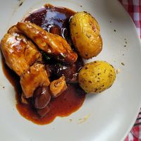 Coq au vin at La Petite Véganerie - Brasserie in Berlin