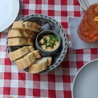 bread with vegan margarine at La Petite Véganerie - Brasserie in Berlin