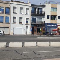 Strategically located on the Corniche Kennedy, so you can eat your icecream on the benches facing the sea at Le Glacier de la Corniche in Marseille