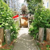 Devanture en attendant que ça ouvre! at Le Tapis Volant in Val-david