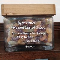 Vegan gummies at Zero Plástico in Porto