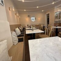 Innenansicht  at Café Roots in Hamburg