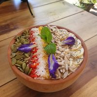 Vegan smoothie bowl at Cafe Noshers in Nuwara Eliya