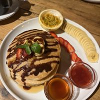 It’s not honey, it’s what I would call a Sri Lankan version of maple syrup. Very smoky, might be perfect for you..  at Cafe Noshers in Nuwara Eliya