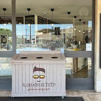 The front door  at Il Gelato di Toto in Tirrenia