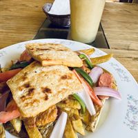 Pique a lo macho  at ALTRAMUZ - Sagarnaga in La Paz