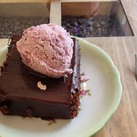 Chocolate brownie with ice cream at ALTRAMUZ - Sagarnaga in La Paz