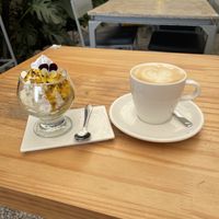 Almond milk cappuccino and maracuyá mousse #Veganuary at Café Local  in Cartago