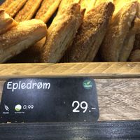 Apple pie  at OSL - Backstube  in Gardermoen