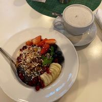 Açaí and chia seed bowl with a London Fog #Veganuary at TRACE Market in Seattle