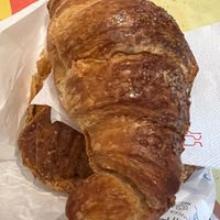 Cornetto vegano con marmellata di pesche  at Do Cri Di Bimbi Montani Donatella  in Pisa