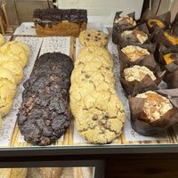 cookie de chocolate e muffin de banana  at Santiago Padaria Artesanal  in Sao Paulo