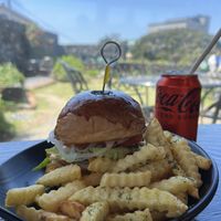 with a lovely view 🙌🏽   at Greenroof Jeju 꽃담수제버거 in Jeju