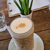 Latte Macchiato mit Hafermilch at little green kitchen - Kunibertsviertel in Cologne