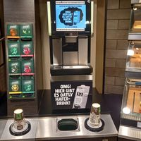 oatly für kaffee (🚨der kako enthält milchpulver und ist auch von dieser maschine nicht vegan🚨) at backWERK in Ratingen