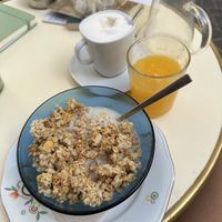 Veganes Frühstück  at Le Café de L'horloge in La Ciotat