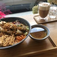 Bun Tron and Chai Latte   at UuDam   in Vienna