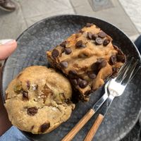 Biscuit and blondie  at Selva Coffee in Sevilla