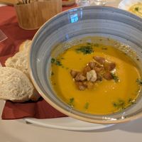 Süßkartoffel-Pastinaken-Suppe at Cafeteria Zur Rosen in Jena