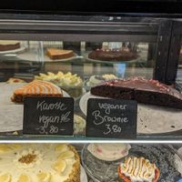 Karottenkuchen und Brownie at Brandmarken Backmanufaktur in Jena