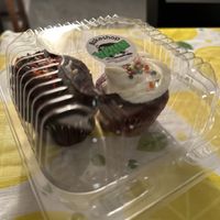 Cupcakes to go!  at Bakeshop in Washington