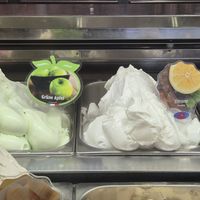 Apple, lemon at Crema Gelato in Dinkelsbuehl