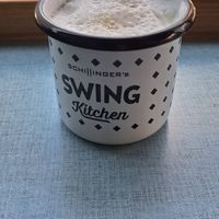 Cappucino de caramelo at Swing Kitchen - Invalidenstraße  in Vienna