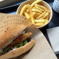Pink Burger (discontinued) + Wavy Fries (discontinued)  at Swing Kitchen - Invalidenstraße  in Vienna