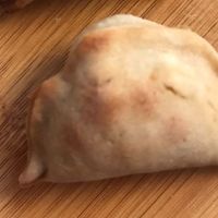 Pastelzinho sem glúten, de abóbora e cream cheese vegan at Acaiú in Londrina