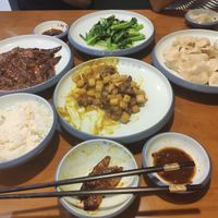 Curry potatoes and "beef", eggplant, green veggies, and jiaozi at Fragrant Lotus - 馨莲斋 in Shanghai